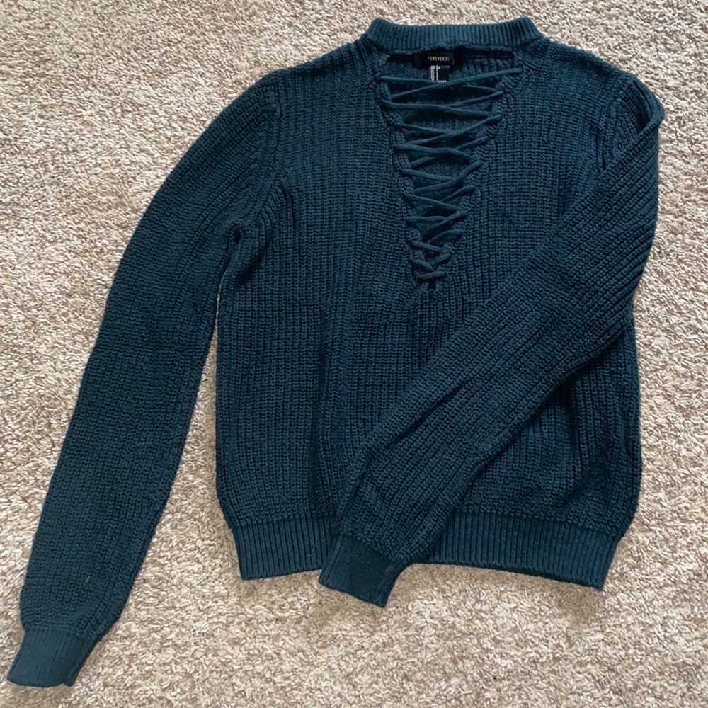Forever 21 Sweater. Evergreen color. Size S.